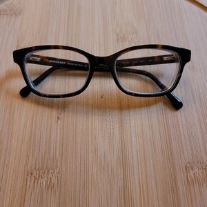 Burberry glasses with case and original cleaning cloth.